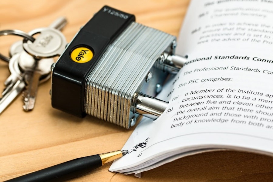 Photo Credit: Steve Buissinne, Pixabay: Binding Contract, CC0 License