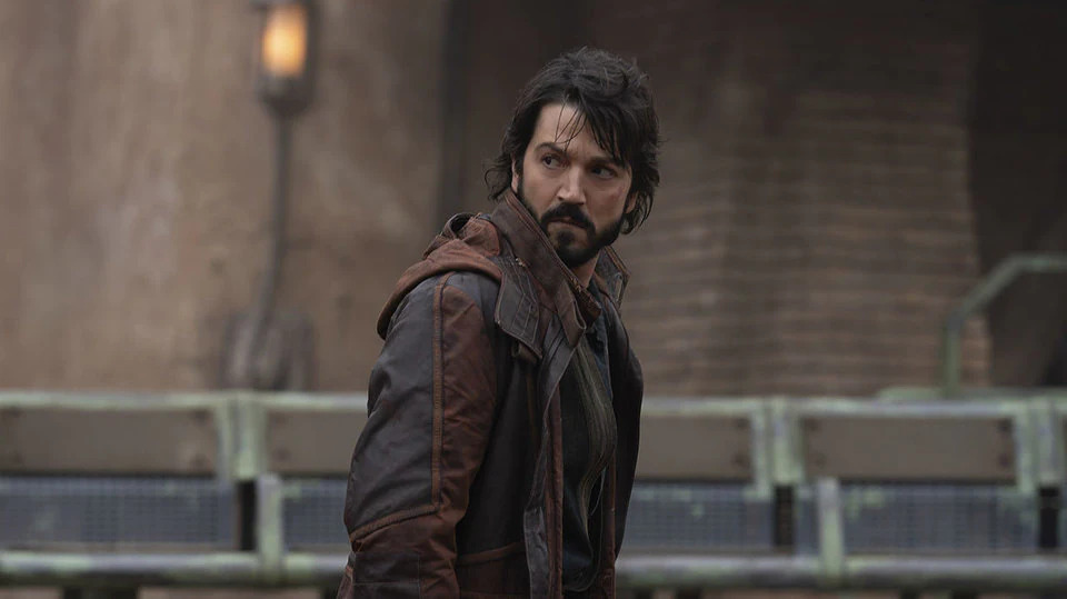 The protagonist of Andor, Cassian Andor (played by Diego Luna), in a screen cap of the show.