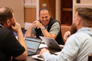 IT professionals collaborate and exchange ideas during a Lightning Talk session at HDI Service & Support World.