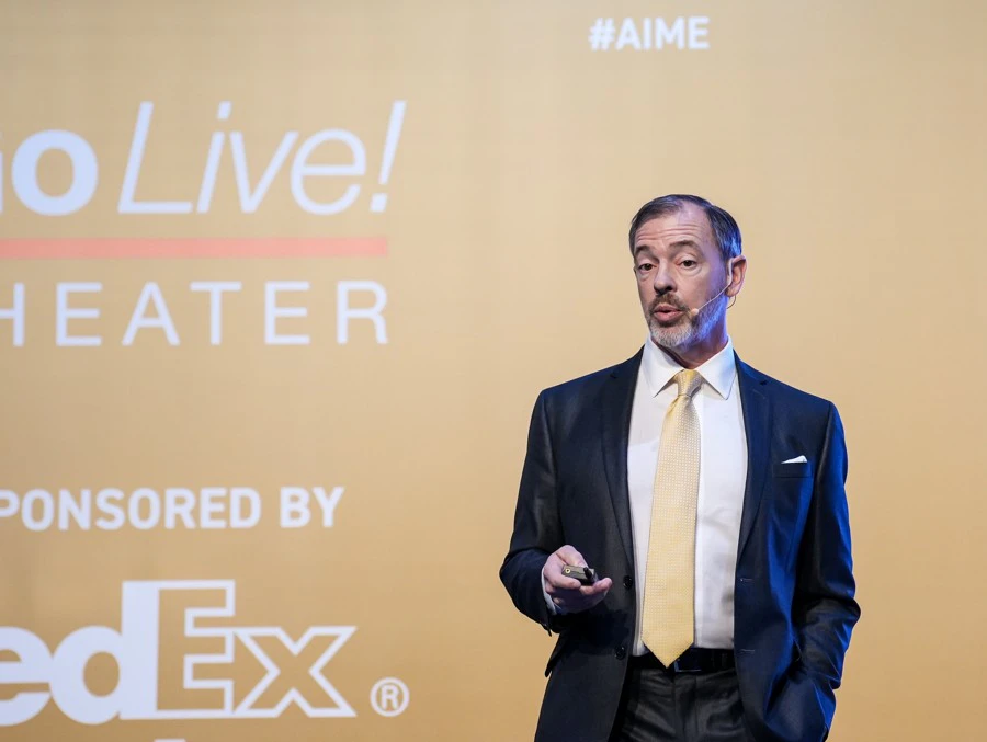 Speaker presentation stage