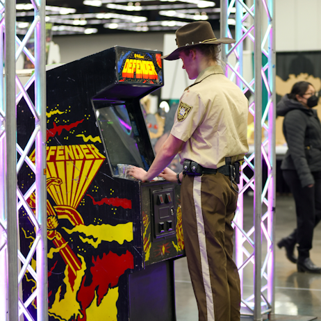 Walking Dead cosplayer plays Old video game