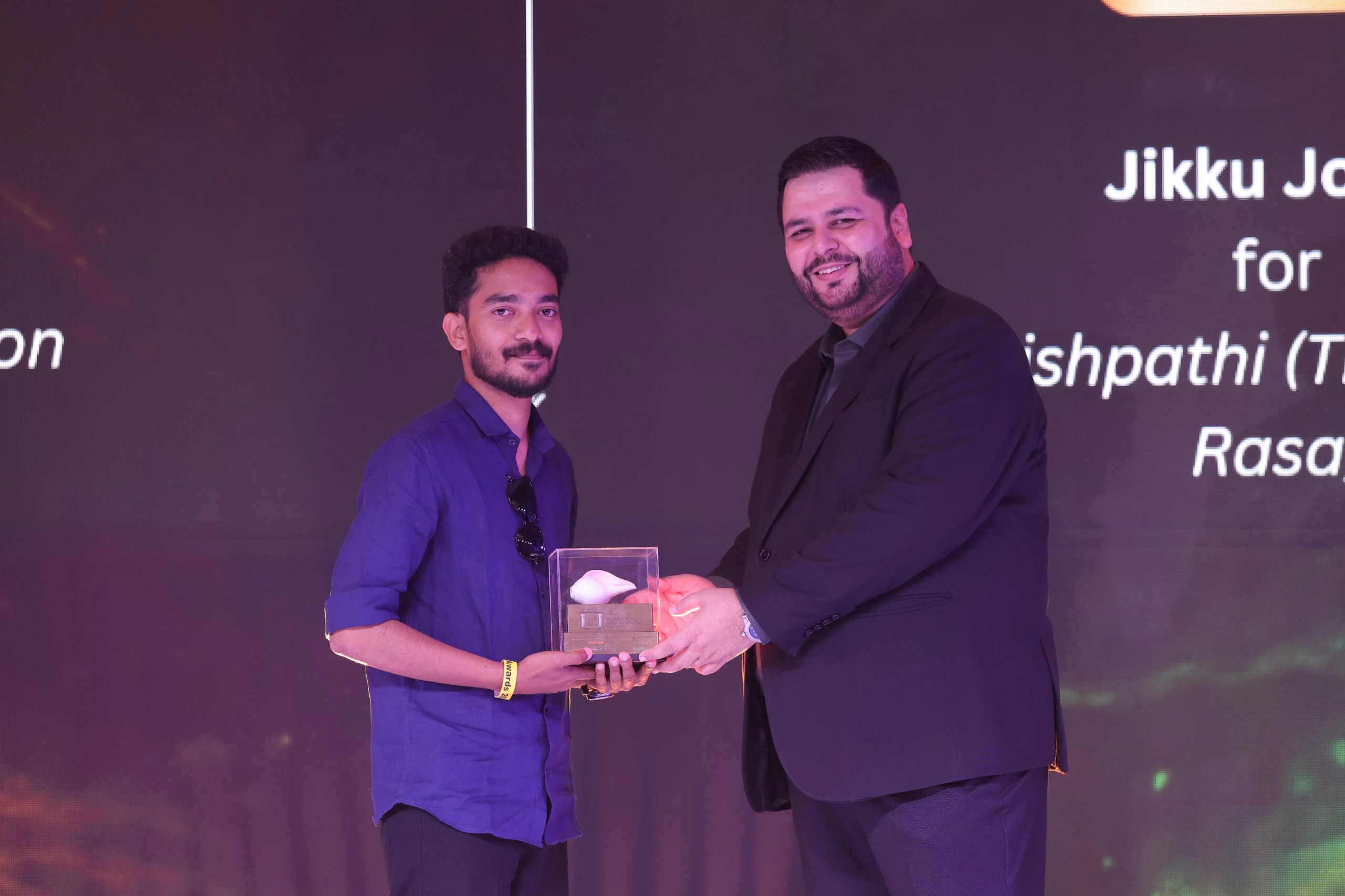 IRAA 2026 – Jikku Joshi receives the award for Sync Sound Recording for Documentaries