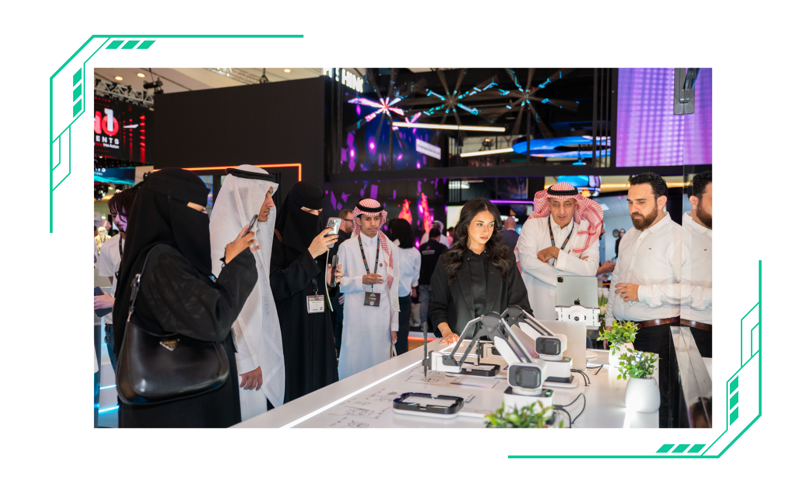 Exhibitors and visitors networking at Saudi Event Show (SES) 2025 exhibition in Riyadh, showcasing event tech and services.