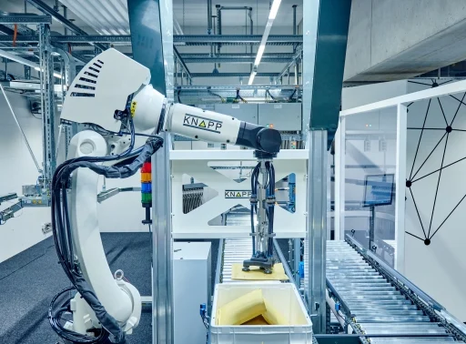 KNAPP Pick it Easy Robot