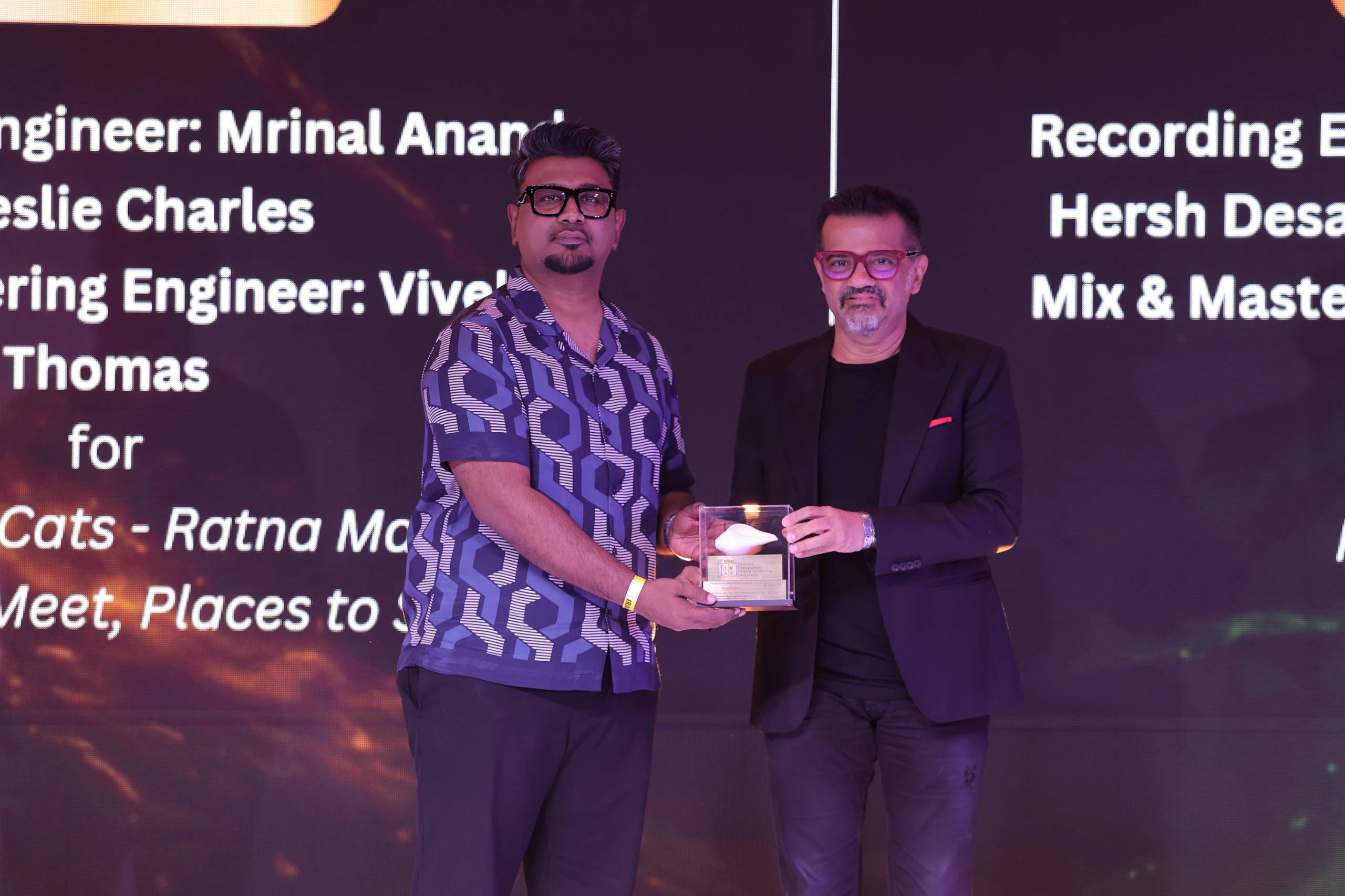 IRAA 2025 – Vivek Thomas receives the award for Instrumental Music (Non-Classical) – Recording/Mixing/Mastering