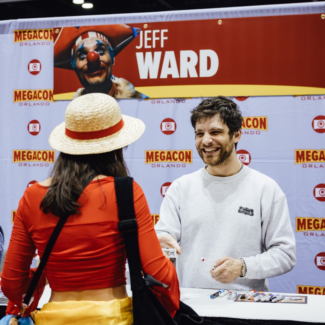 Jeff Ward meeting a Luffy cosplayer