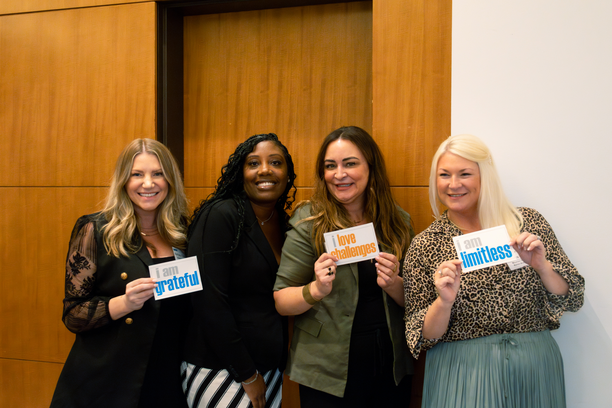 Attendees of the IRE forum