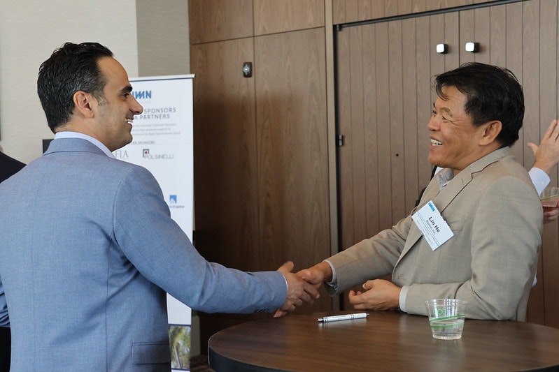 Dealmaking at Real Estate Conference for Distressed and Bank Special Assets