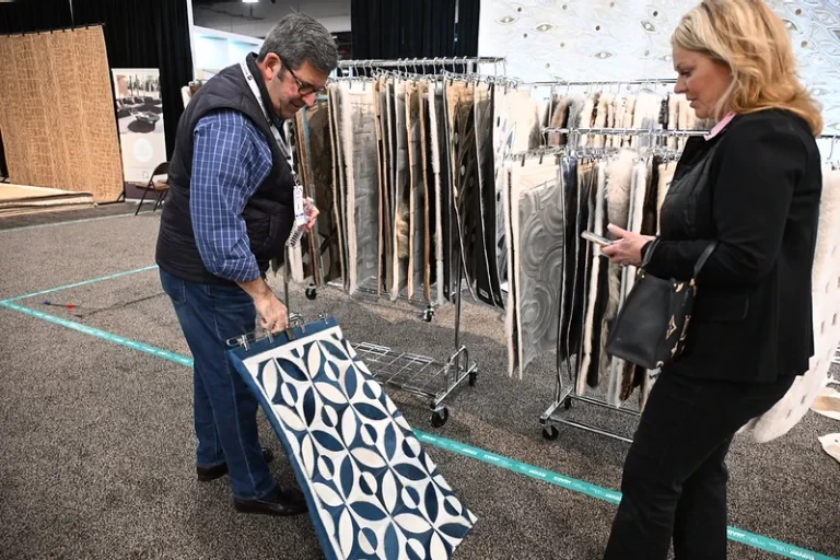 Featured Show Floor Experiences