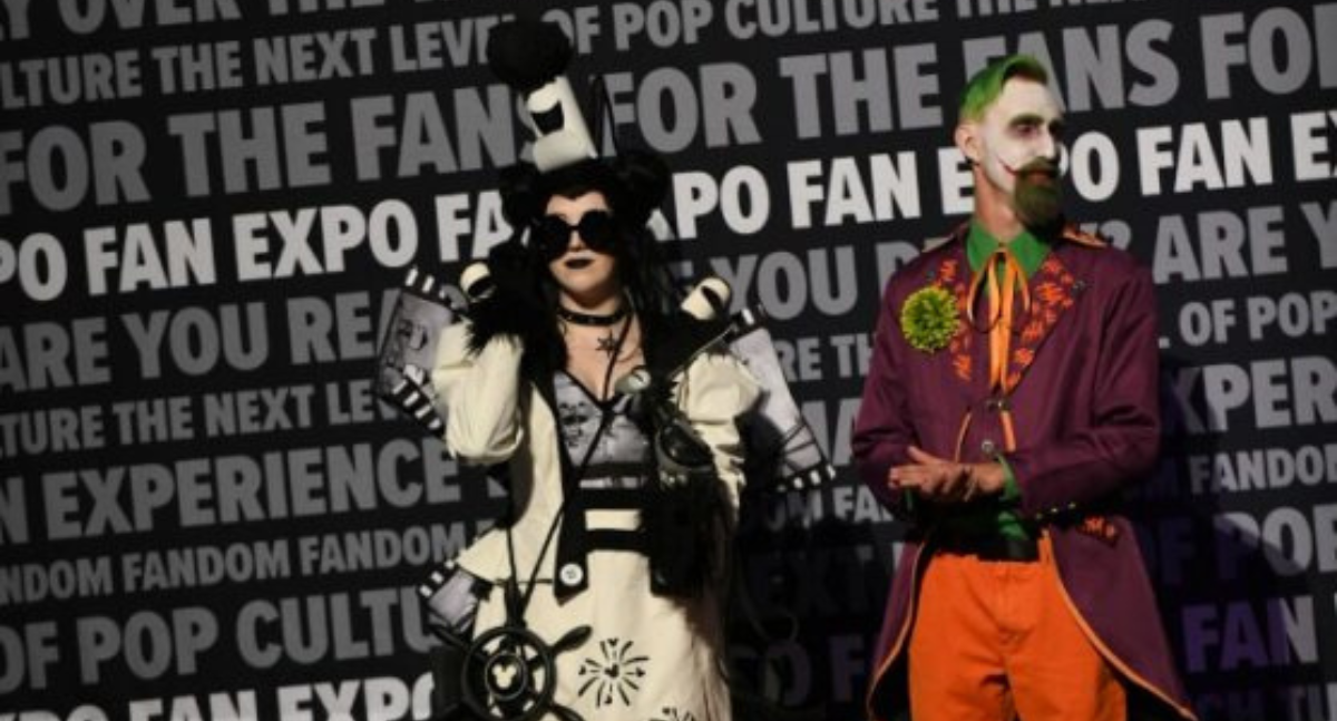 Our Pro cosplayer judges - Leeleethebunny and PerlerTricks. Leelee is Steamboat Willy, Perler is the Joker