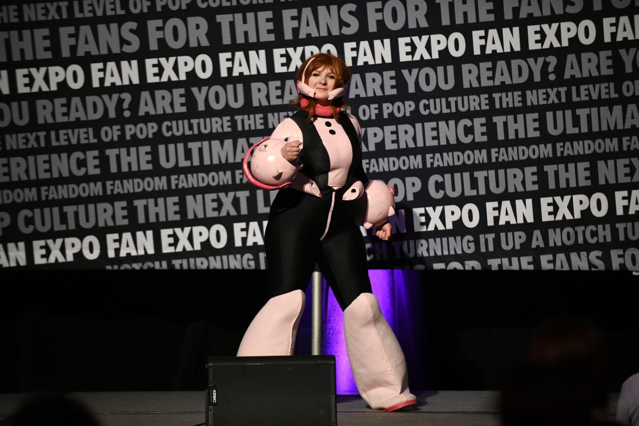 Cosplay Red Carpet Walk on Exhibition: Ochacu Uraraka from My Hero Academia takes the stage