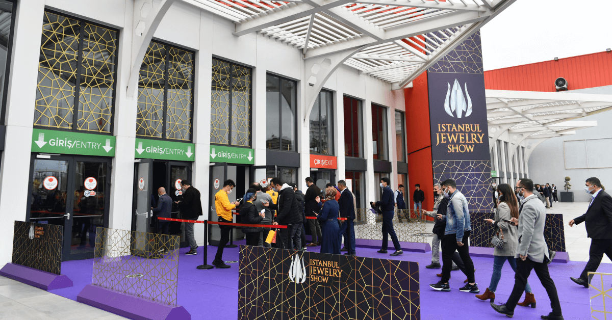 Getting in Touch with your New Customers