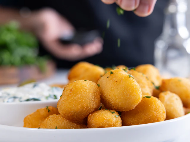 Fred's Salt & Vinegar Cheese Curds