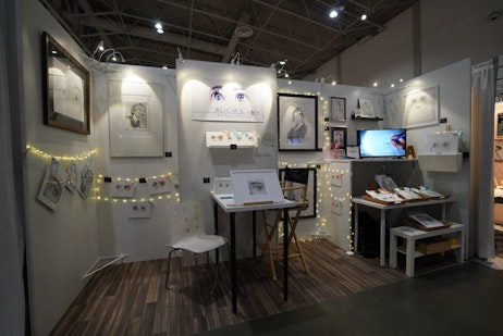 An example of an Exhibitor provided hardwood laminate option