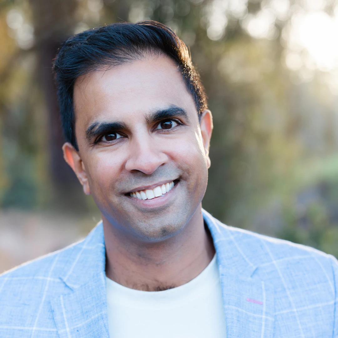Avi Gandhi Headshot