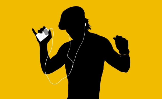 MaXXXine and Tabby walking down the street at night in front of neon signs