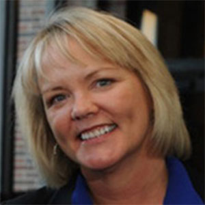 Tami Svarfvar Headshot