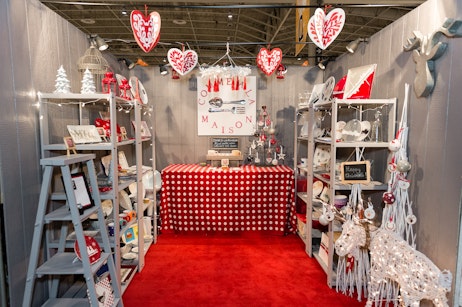 Voici un exemple de moquette fournie par l’exposant utilisée pour harmoniser le thème du kiosque