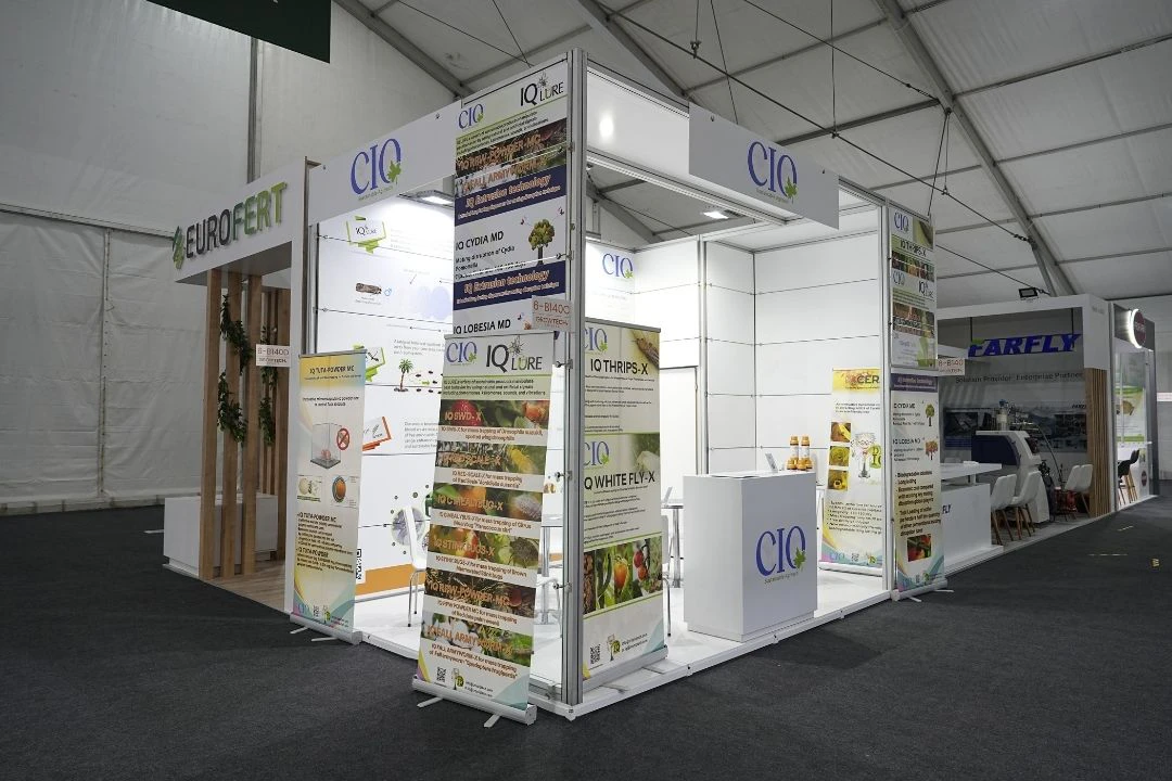 Crop IQ Stand