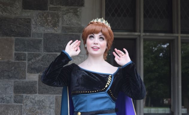 Fairwind Cosplay dressed as Anna from Frozen