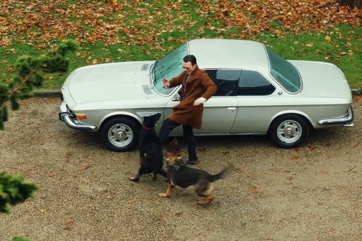 Two dogs attack Chris Evan's character, Ransom