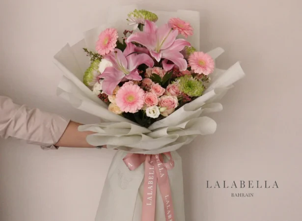 Gift Wrapping & Flowers Station