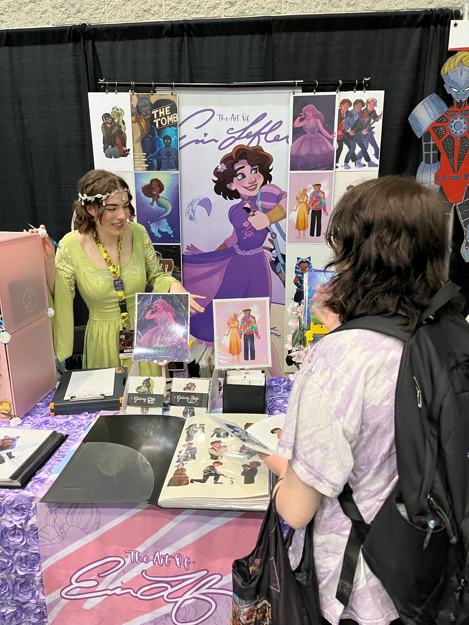 VENDOR SMILES AT BOOTH