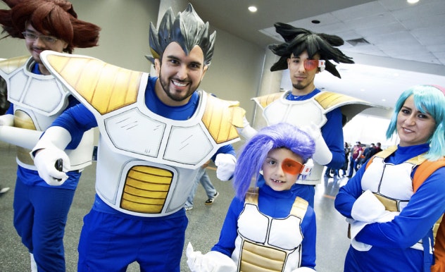5 Dragon Ball Z family cosplayers standing together