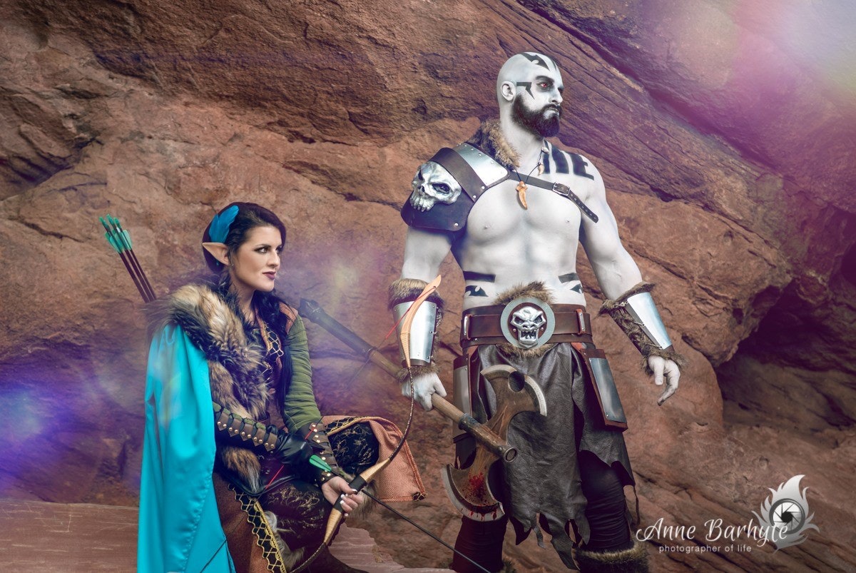 Jessolaurus Rex cosplaying as two characters from God of War