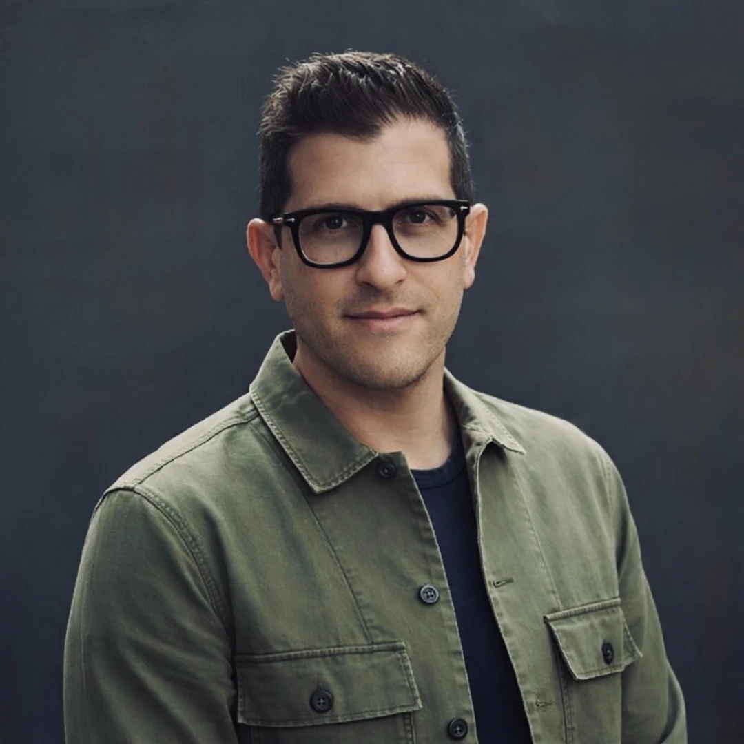 Gabe Gordon Headshot
