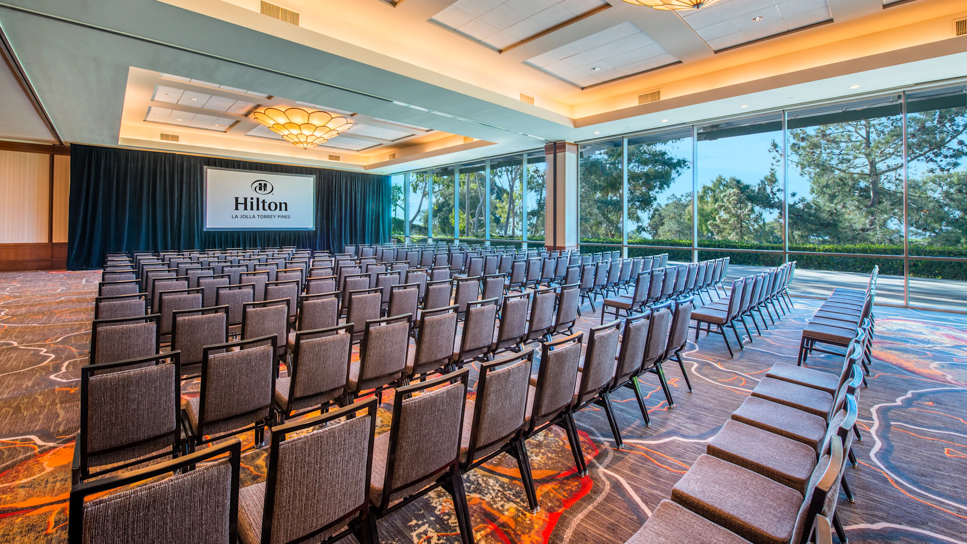Hilton-La-Jolla-Torrey-Pines_Conference_Room