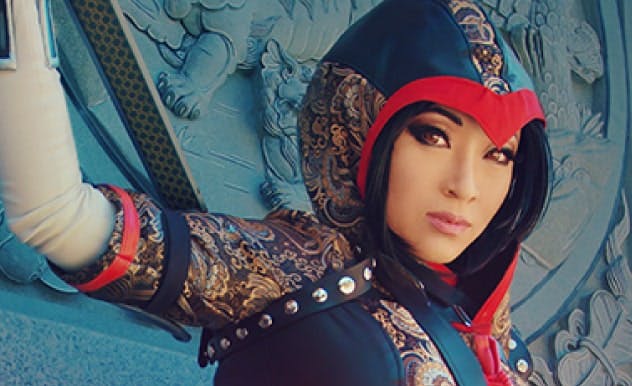 Cosplayer Yaya Han in regal-looking cosplay