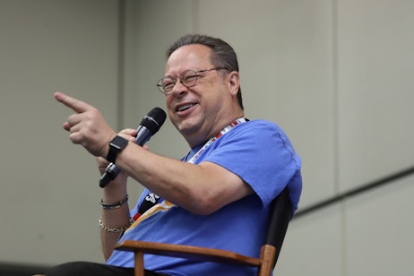 Joe Quesada pointing at a fan during his panel