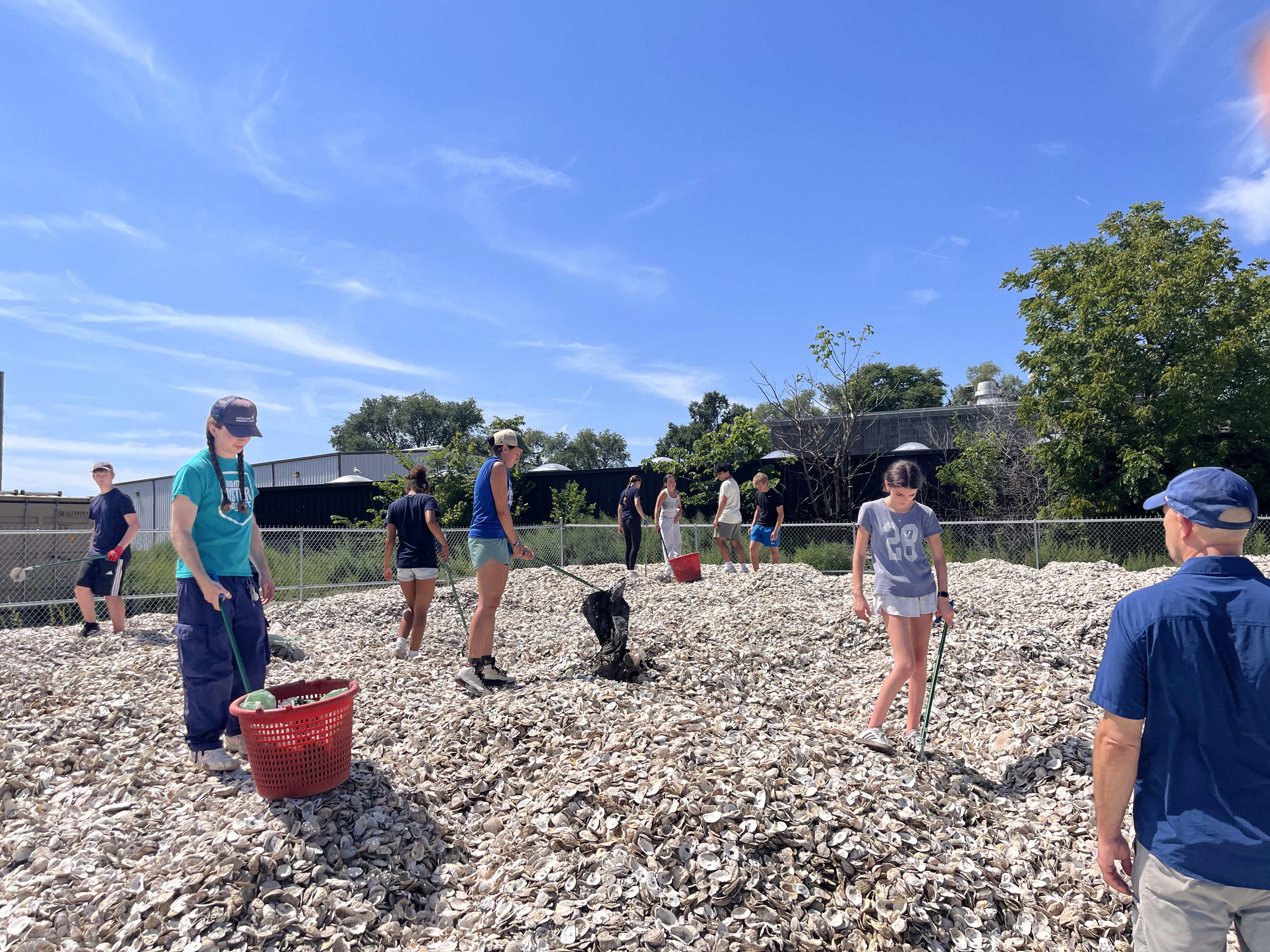 Billion Oyster Project volunteers