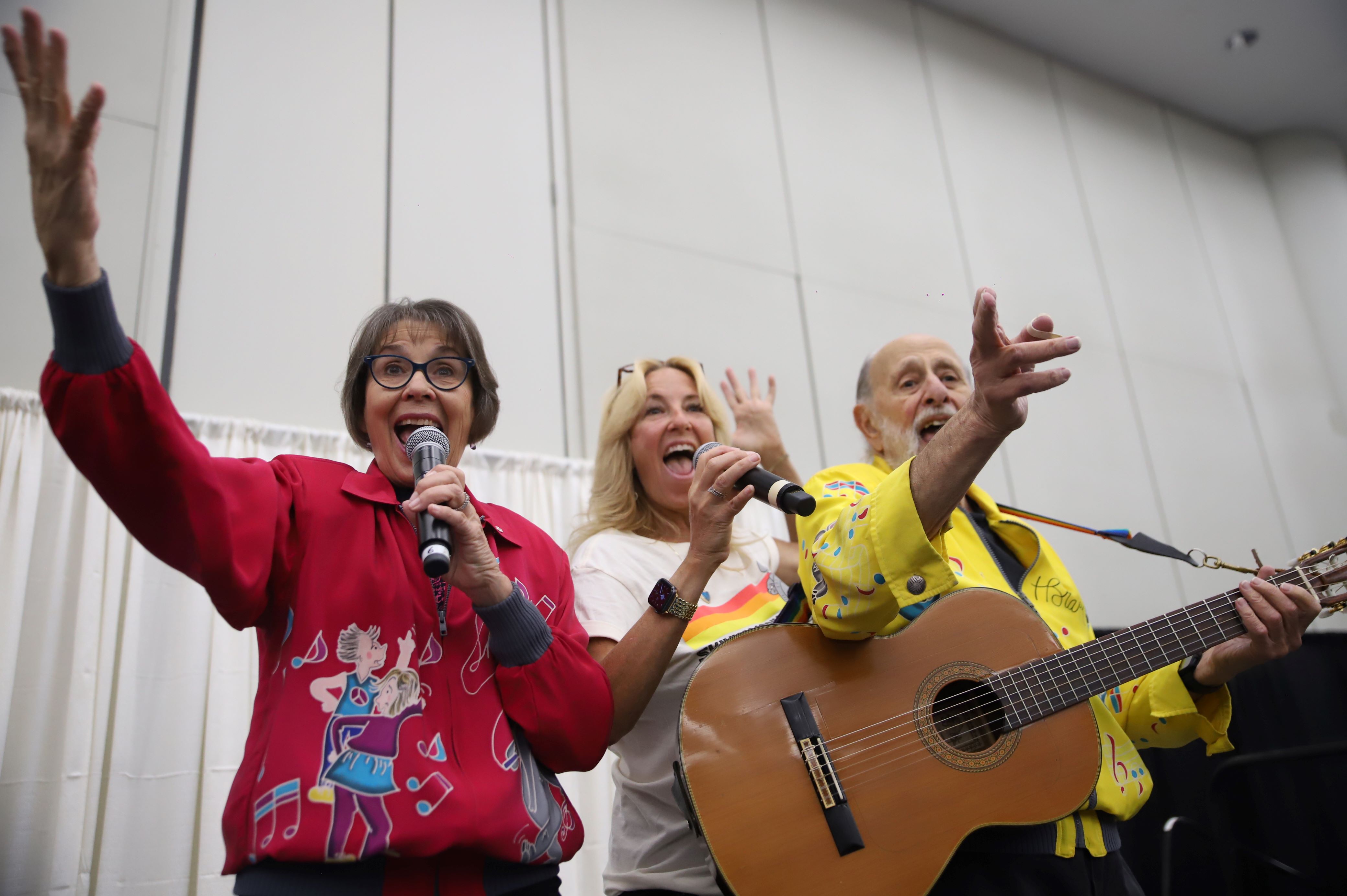 SHARON, LOIS AND BRAM PREFORM ON STAGE
