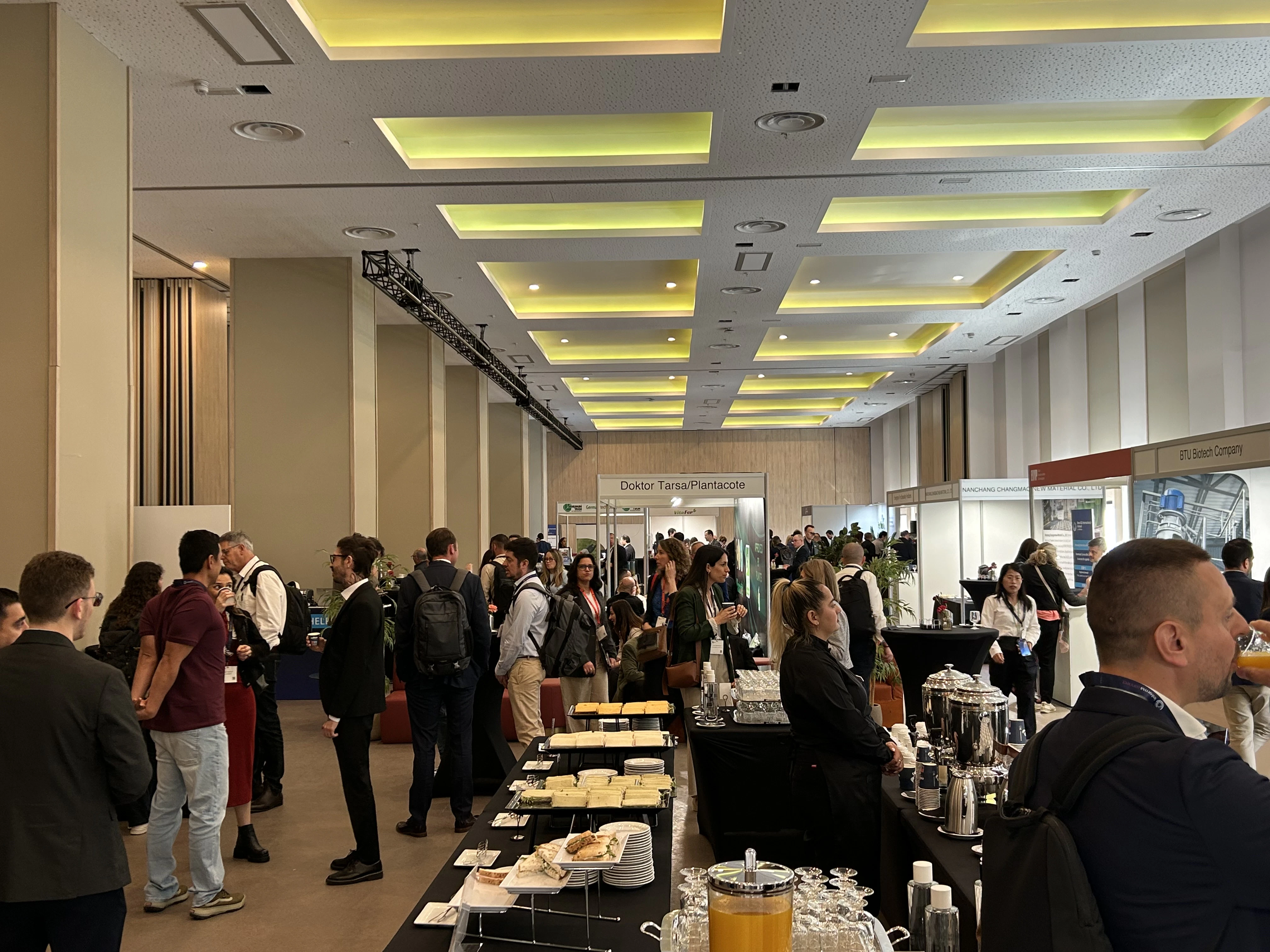 Industry professionals networking at the New Ag International Annual event, connecting with key decision-makers in the specialty fertiliser and BioAg sectors.