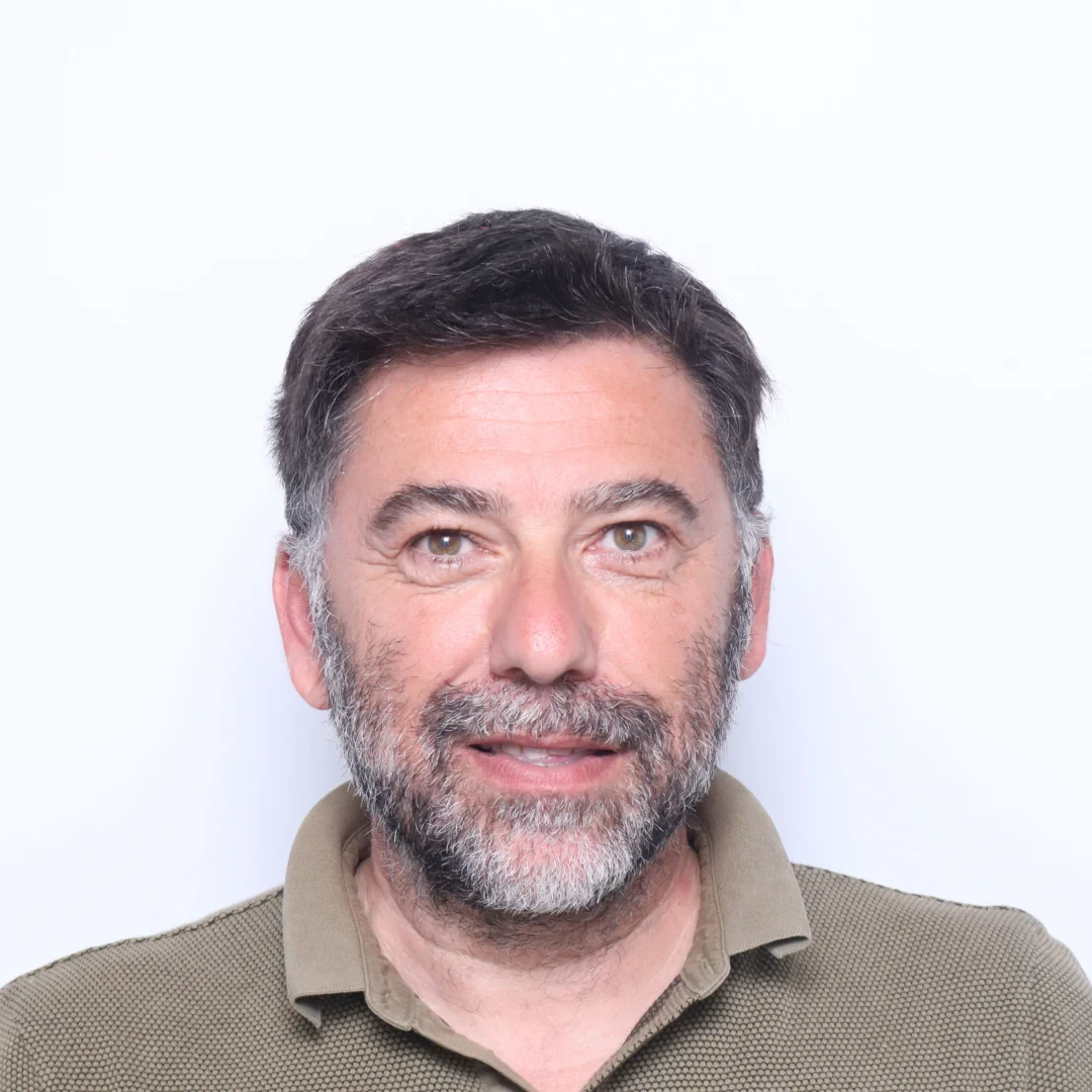 Dr Julien Cases