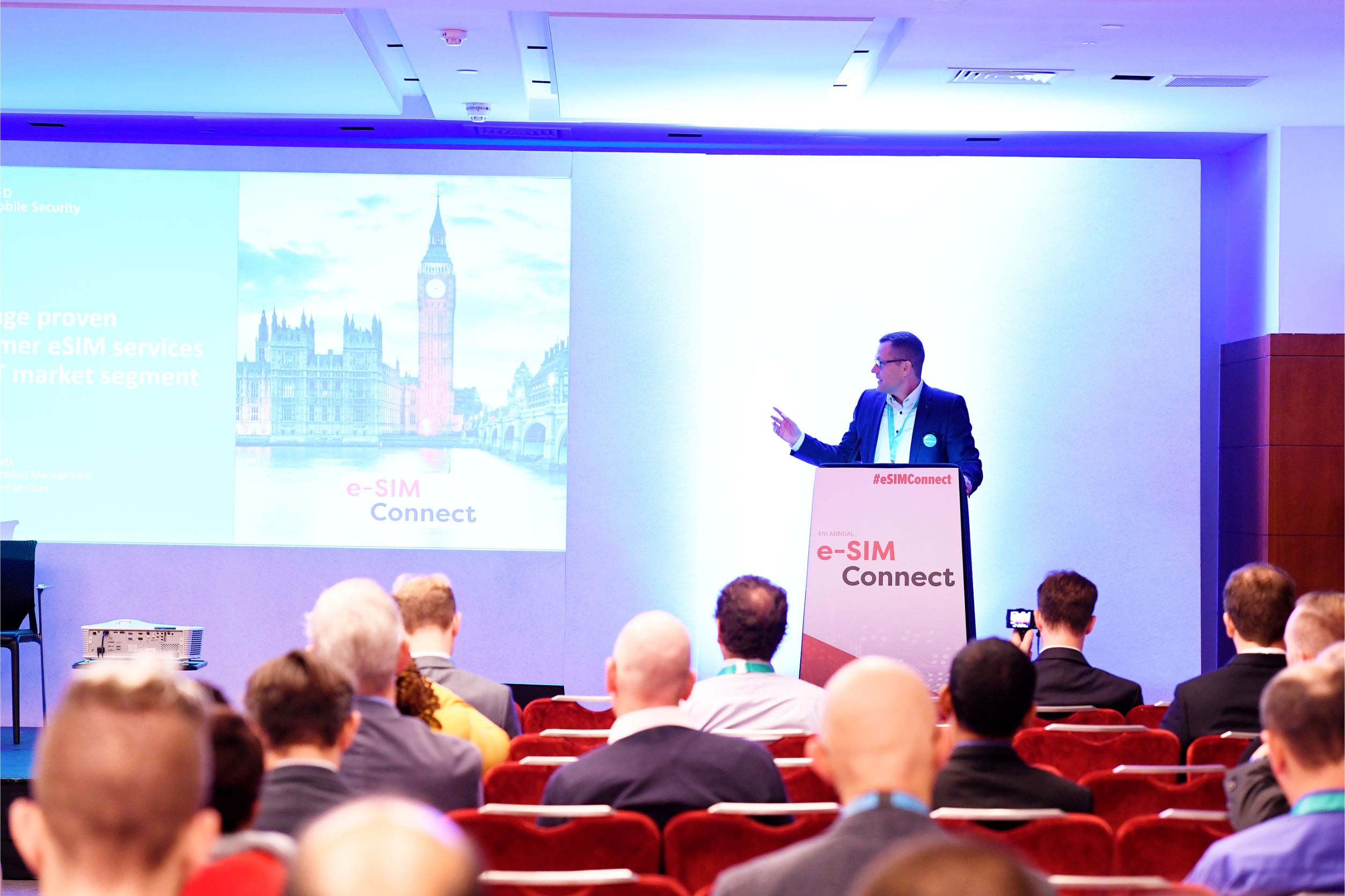 Google e-SIM Speaker