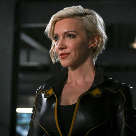 Katie Cassidy at MEFCC Hall of Fame, known for playing Black Canary in Arrow.