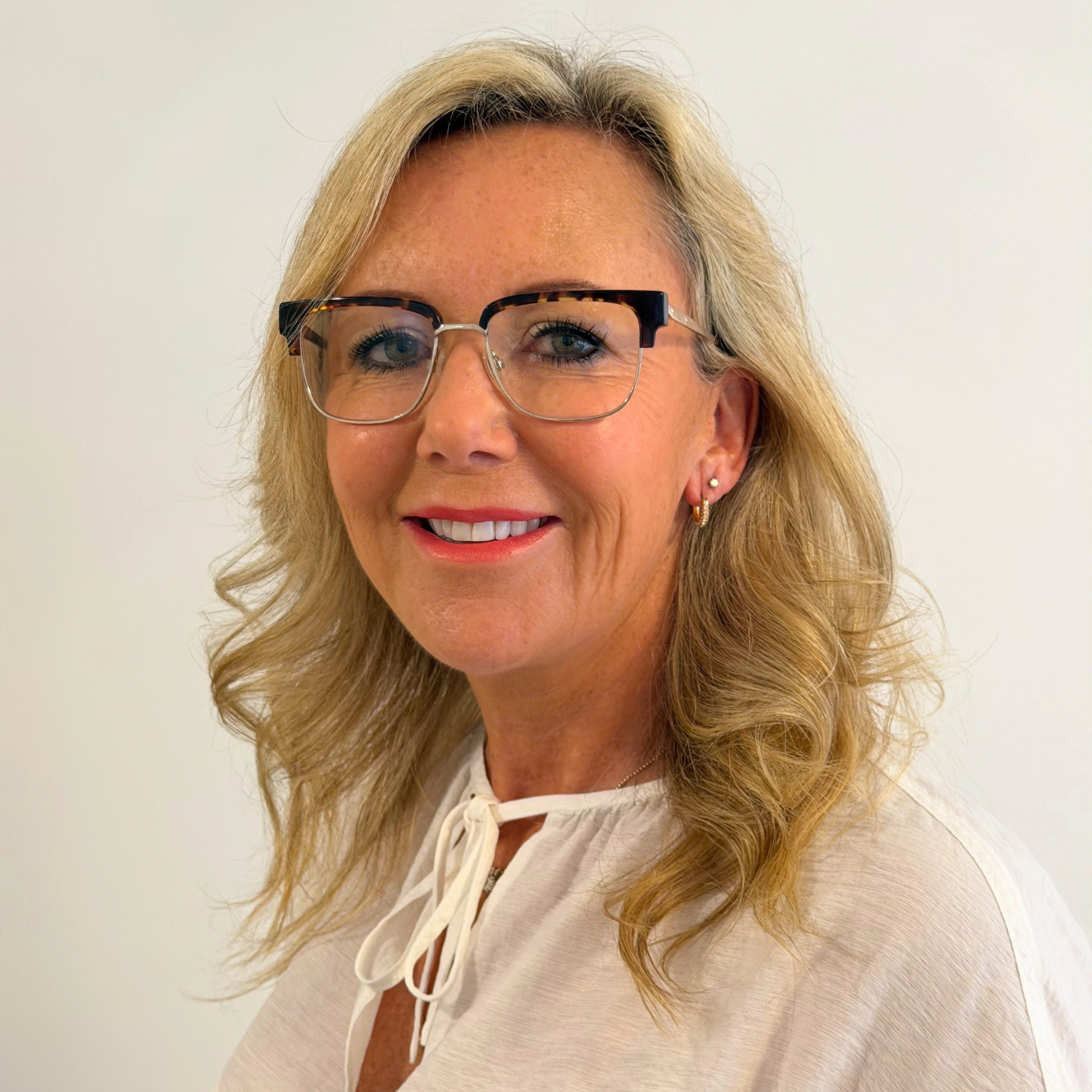 Laura Edwards Headshot