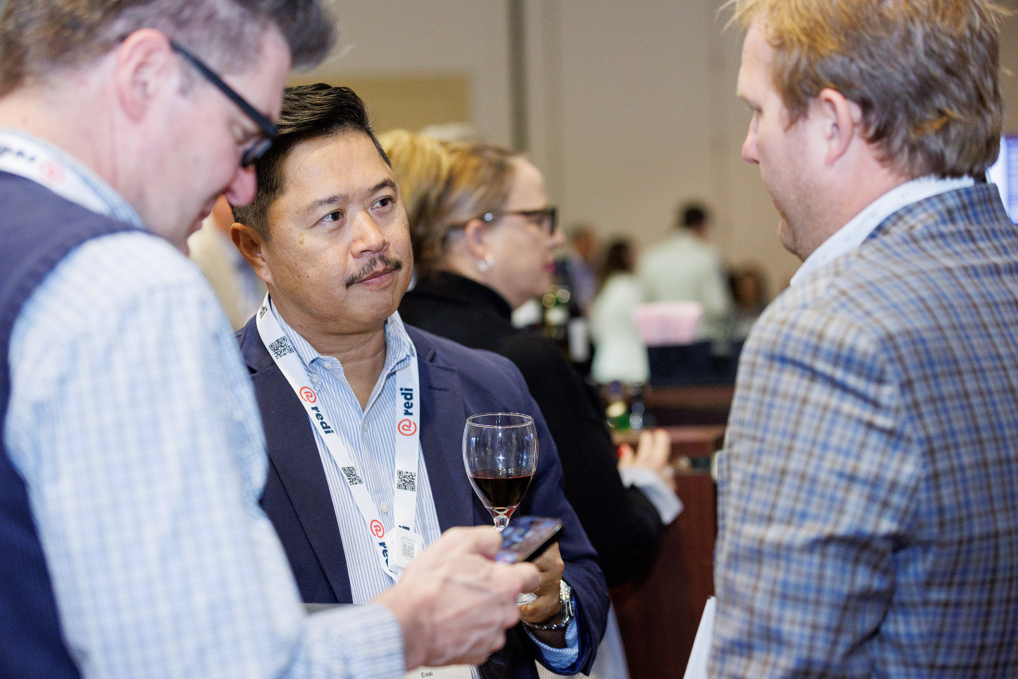 Attendees networking at Hub and Specialty Pharmacy Models East
