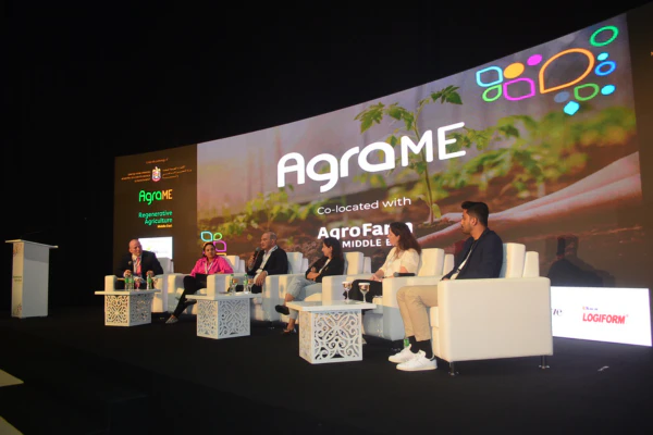 Expert panel discussion on sustainable agriculture at the Growtech Middle East conference