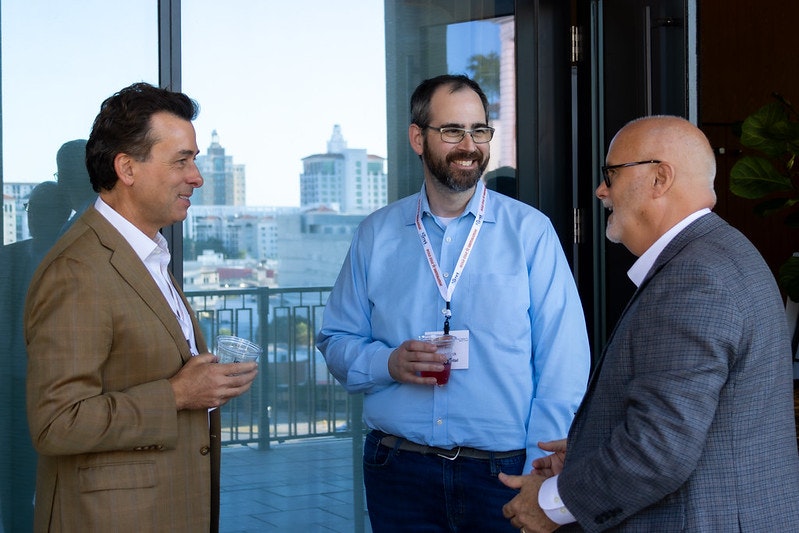 People speaking at Florida Middle-Market Multifamily Forum