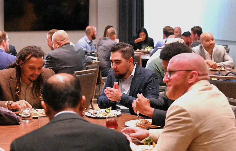 People speaking at Florida Middle-Market Multifamily Forum