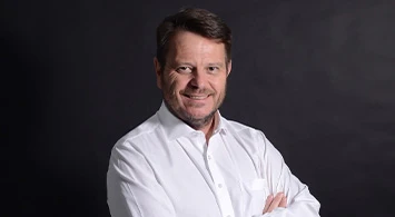 Guy Farnfield MSc FRAeS, Managing Director, FlyingGroup