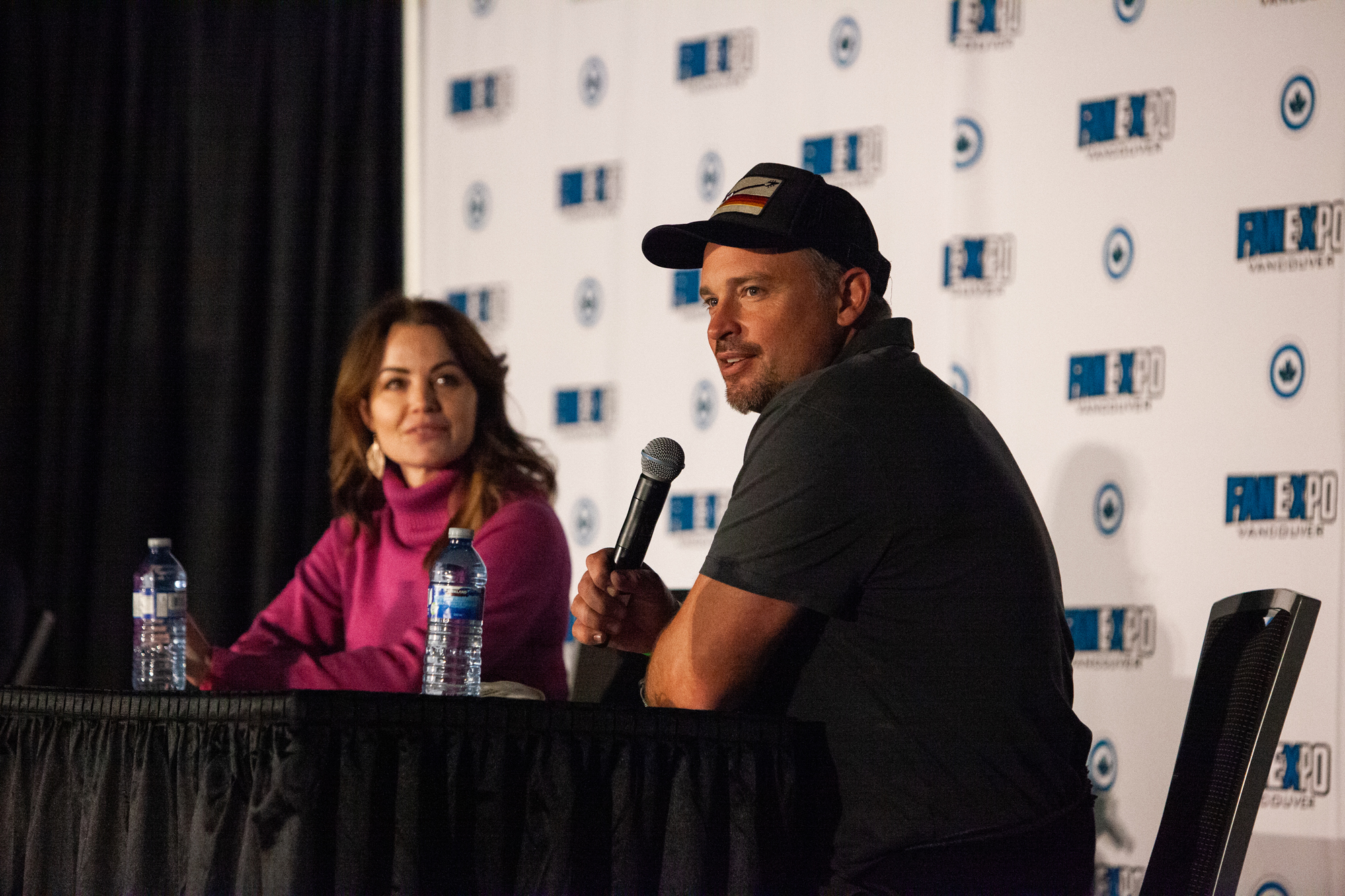 Tom Welling speaking at his guest Q&A panel.