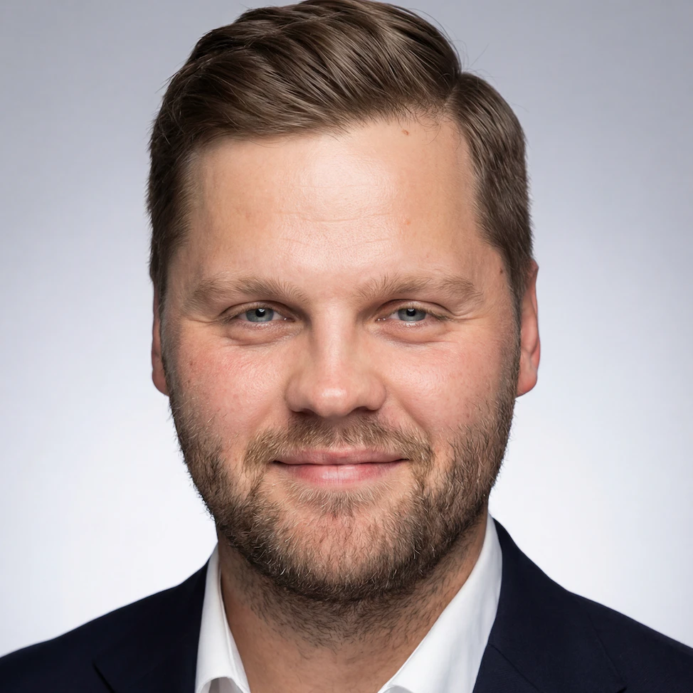 Max Zaharenkov headshot