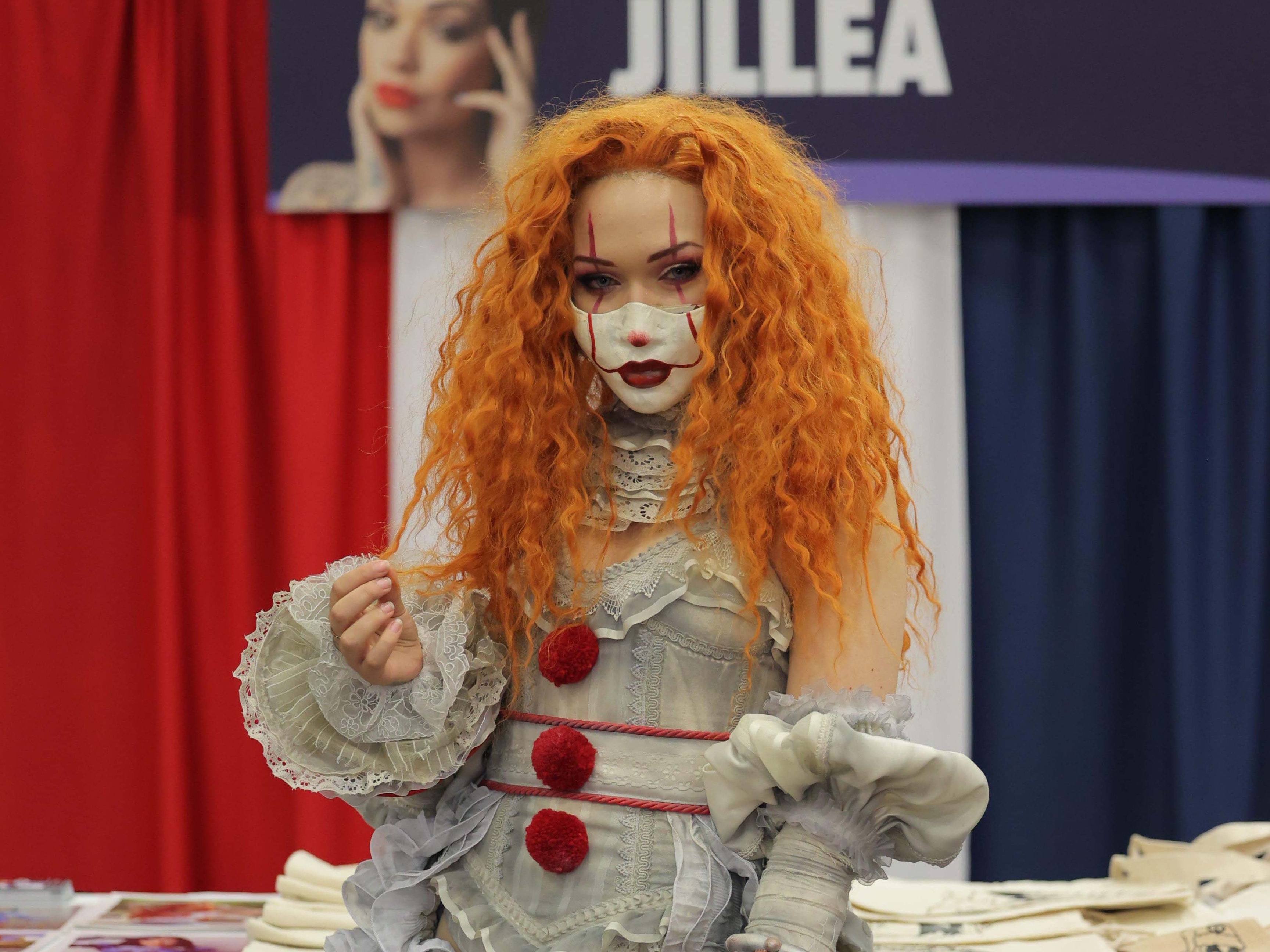 Cosplayer Jillea poses for a photo in her Pennywise the Clown cosplay