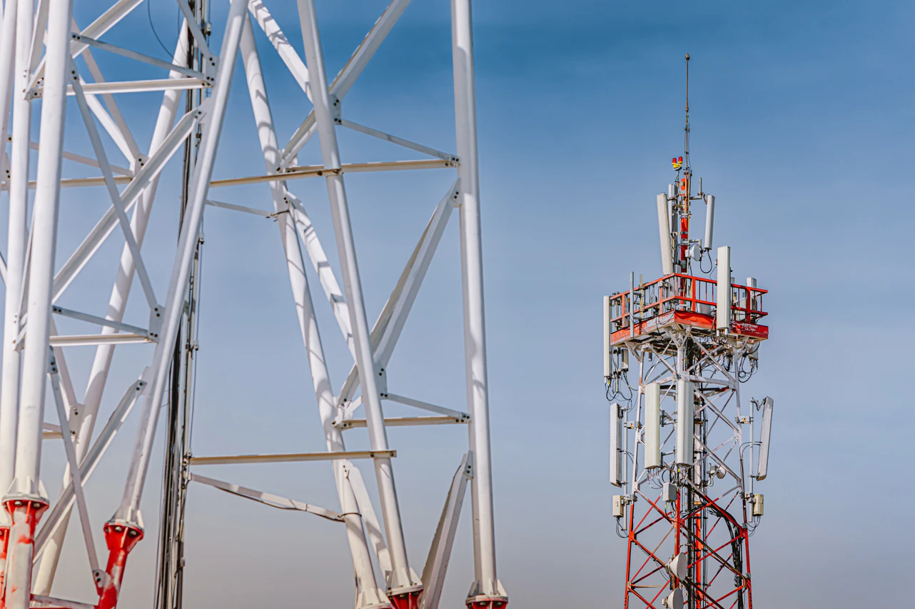 O Impacto do 5G na Procura por Micro Data Centers: A Nova Fronteira da Baixa Latência