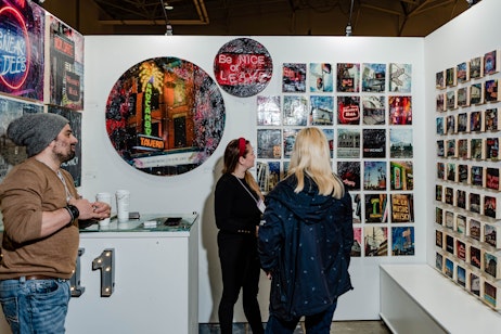 SHOWTECH provided arm lights that have been used to provide a cool white wash